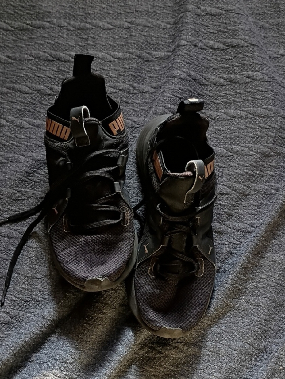 Puma Men’s Black and Copper/Gold Training Sneakers
